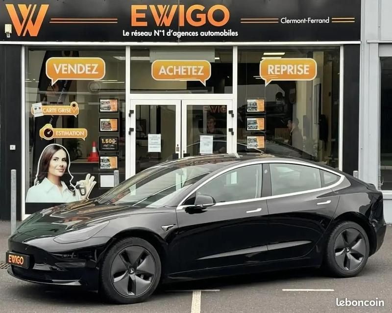 Noir Utilisé 2019 Tesla Model 3 Standard Range Berline | 23 490 € (Prix assez cher) - Image 1/4