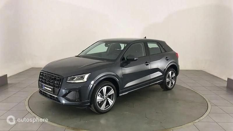 Gris manhattan métallisé Utilisé 2025 Audi Q2 Design SUV | 38 990 € (Prix cher) - Image 1/4