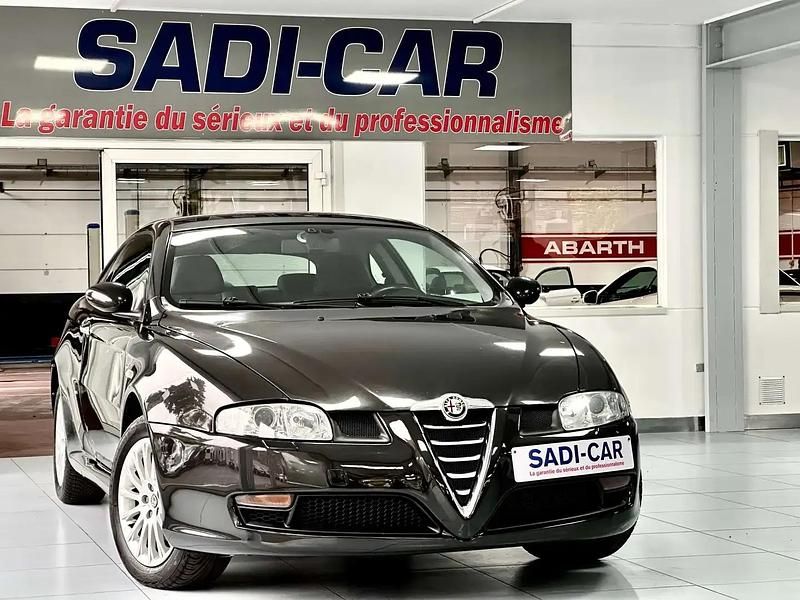 Gris Utilisé 2007 Alfa Romeo GT Distinctive Coupé | 6 990 € - Image 1/4