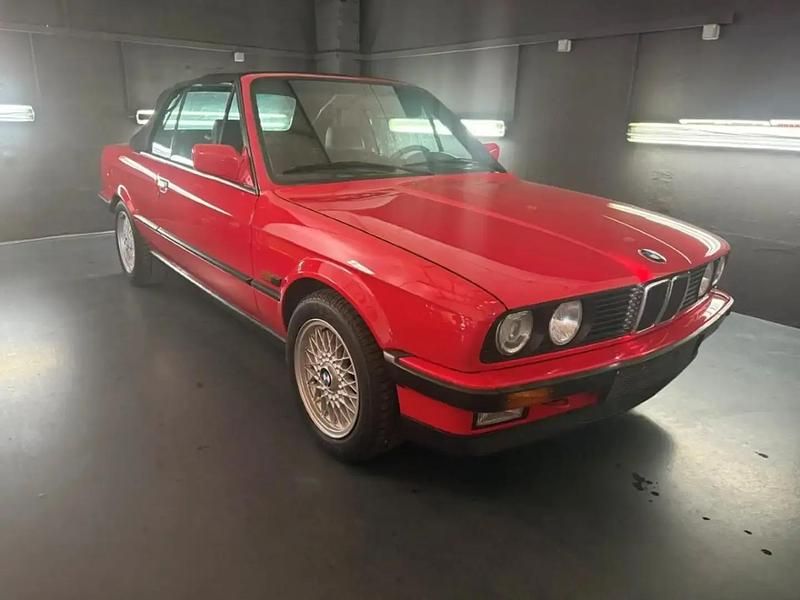 Rouge Occasion 1990 BMW 320 Cabriolet Cabriolet | 29 900 € - Image 1/4
