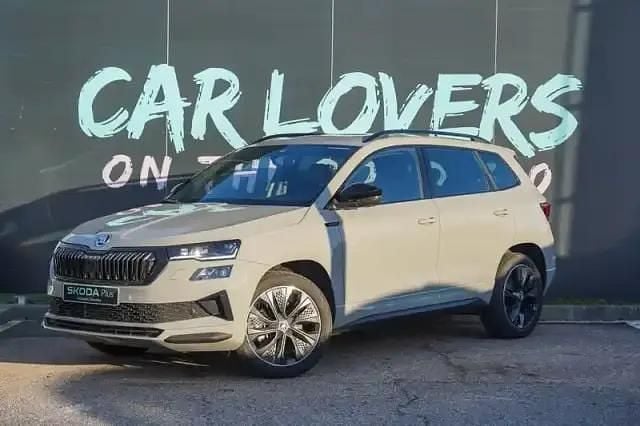 Gris Occasion 2025 Skoda Karoq SUV | 36 970 € (Prix assez cher) - Image 1/4