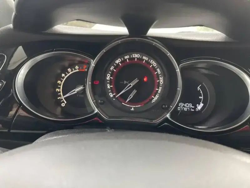 Image 2/4