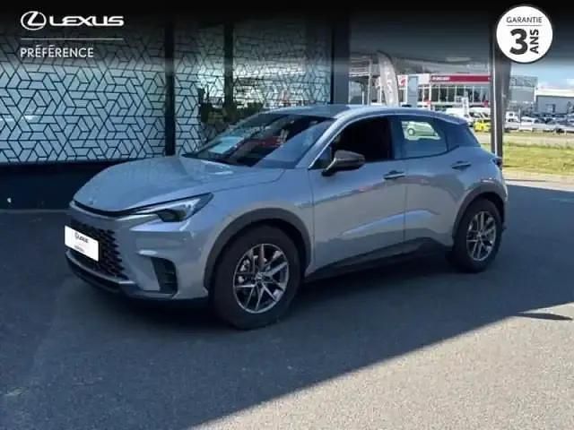 Gris Utilisé 2024 Lexus LBX Business Edition SUV | 30 990 € (Prix juste) - Image 1/4