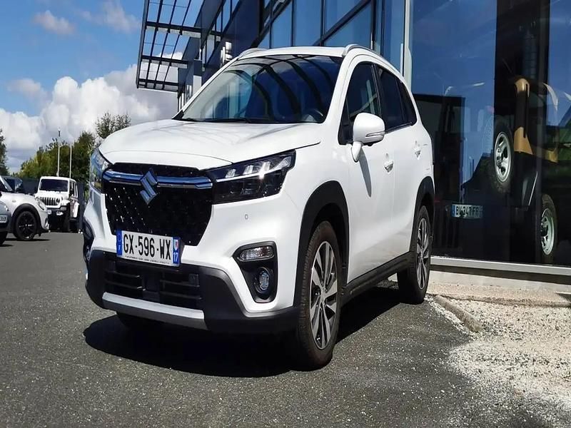 Blanc Utilisé 2024 Suzuki SX4 S-Cross Style SUV | 24 900 € (Prix juste) - Image 1/4