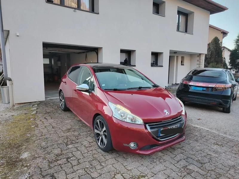 Rouge Occasion 2012 Peugeot 208 Citadine | 9 000 € (Prix juste) - Image 1/4