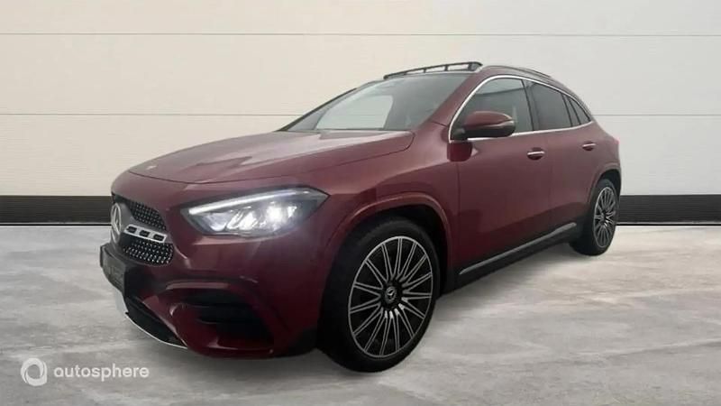 Rouge Utilisé 2025 Mercedes GLA180 AMG line SUV | 52 999 € - Image 1/4