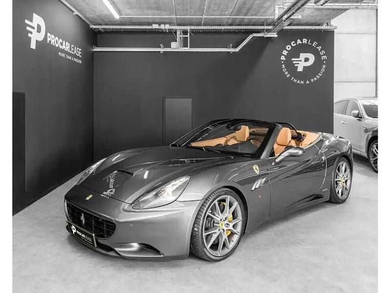 Gris Utilisé 2009 Ferrari California Cabriolet | 97 900 € (Prix juste) - Image 1/4