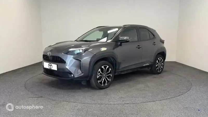 Gris Utilisé 2023 Toyota Yaris Cross Design SUV | 24 999 € (Prix juste) - Image 1/4