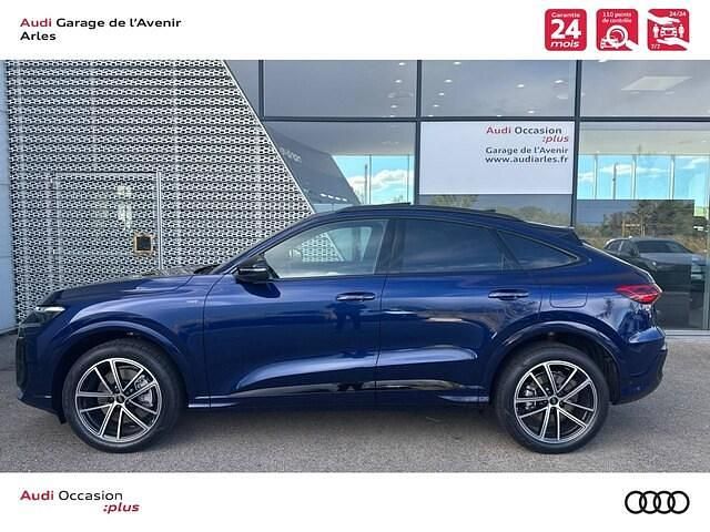 Bleu navarre métallisé Utilisé 2025 Audi Q5 Sportback Design SUV | 86 900 € - Image 1/4