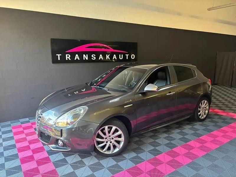 Gris Utilisé 2014 Alfa Romeo Giulietta Exclusive | 10 490 € - Image 1/4