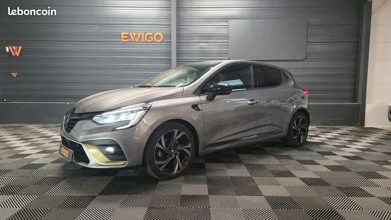 Gris Utilisé 2022 Renault Clio V Engineered Berline | 15 490 € (Bon prix) - Image 1/4