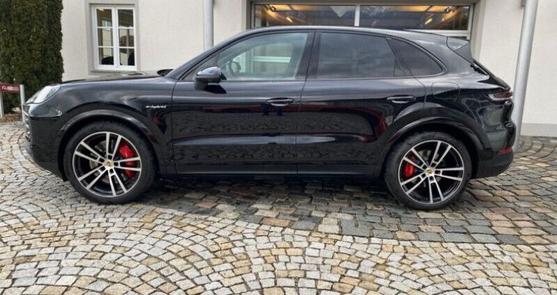 Utilisé 2024 Porsche Cayenne S E-Hybrid SUV | 125 000 € - Image 1/4