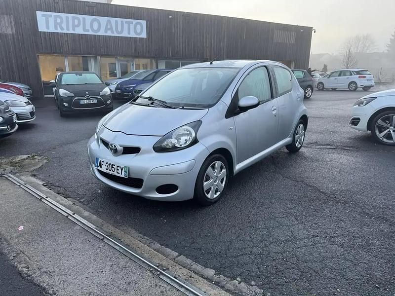 Gris Utilisé 2009 Toyota Aygo Citadine | 5 990 € - Image 1/4