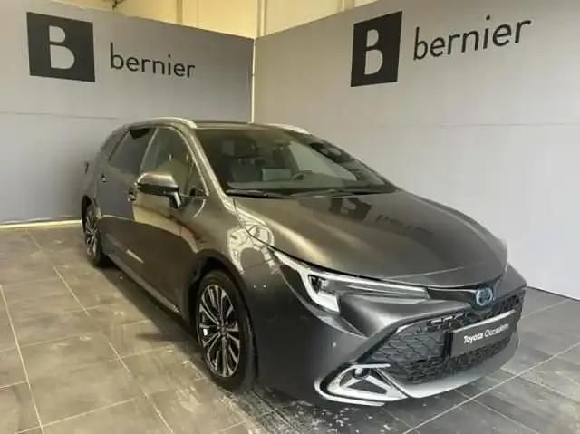 Gris atlas métallisé Utilisé 2024 Toyota Corolla Design Break | 29 480 € (Prix juste) - Image 1/4