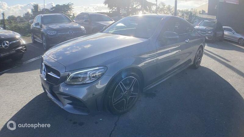 Gris Utilisé 2024 Mercedes 200 AMG line Coupé | 48 999 € - Image 1/4