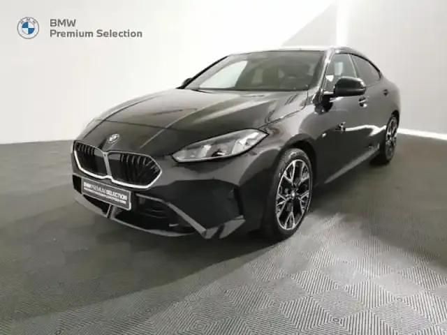 Saphirschwarz métallisé Utilisé 2025 BMW 220 M Sport Berline | 40 790 € (Super prix) - Image 1/4