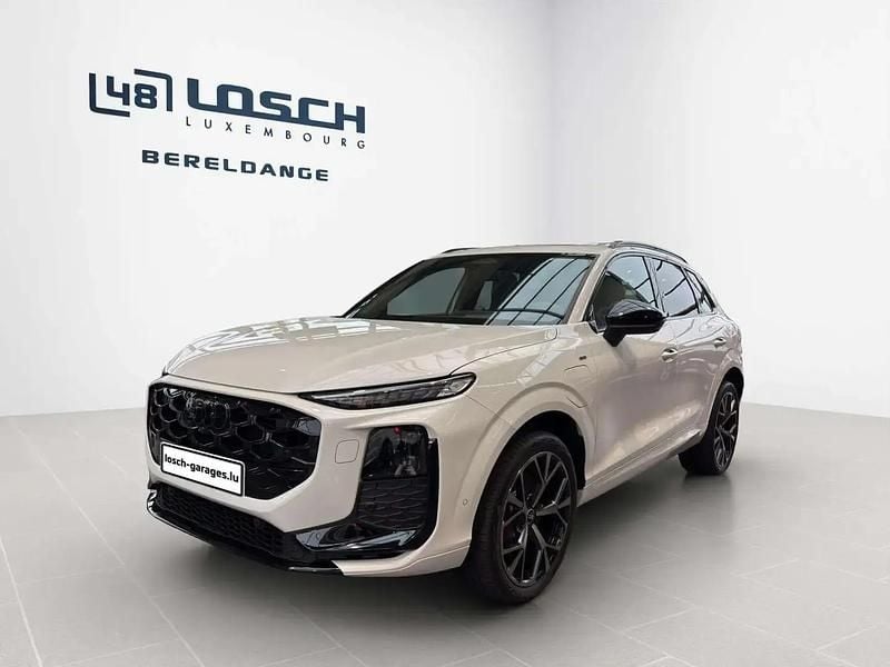 Blanc Nouvelle 2025 Audi Q3 Sport SUV | 66 656 € - Image 1/4