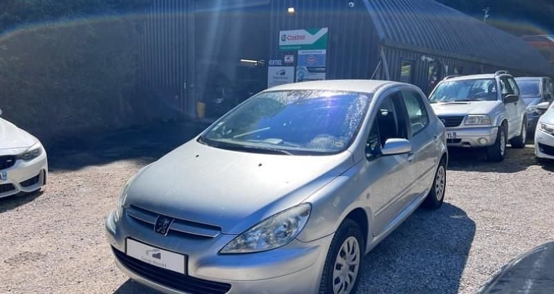Gris Utilisé 2004 Peugeot 307 Berline | 3 000 € (Prix juste) - Image 1/4
