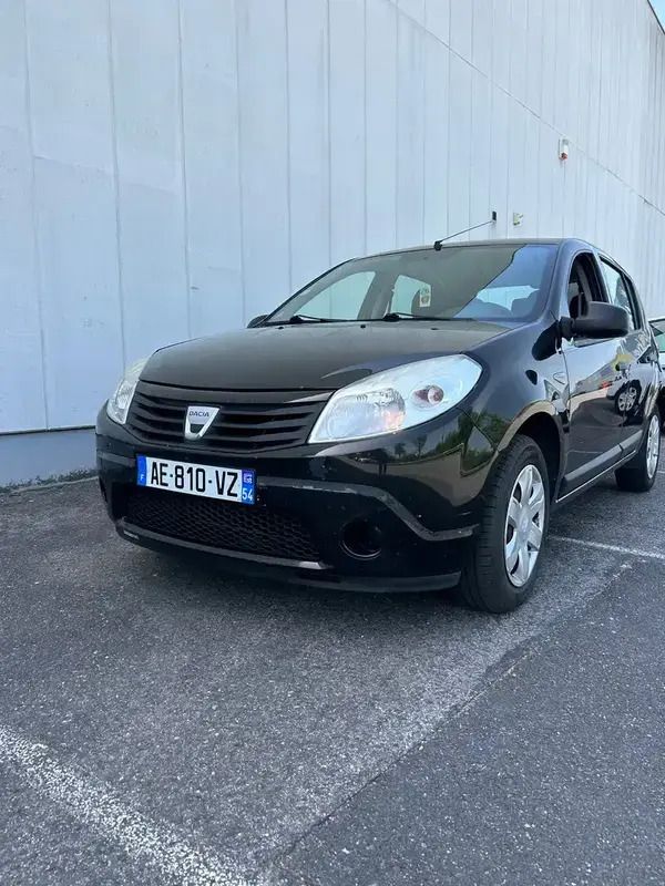 Utilisé 2009 Dacia Sandero Citadine | 1 900 € - Image 1/4
