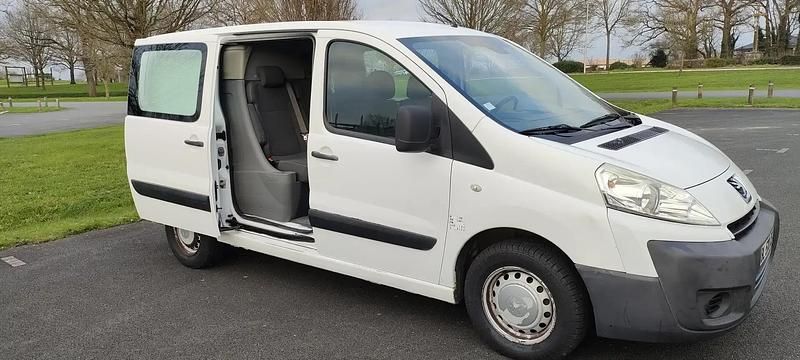 Blanc Utilisé 2011 Peugeot Expert Van | 8 000 € - Image 1/4