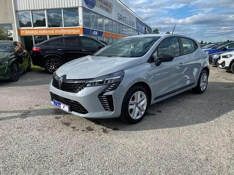 Gris Nouvelle 2025 Renault Clio V Evolution Berline | 20 980 € (Prix juste) - Image 1/4