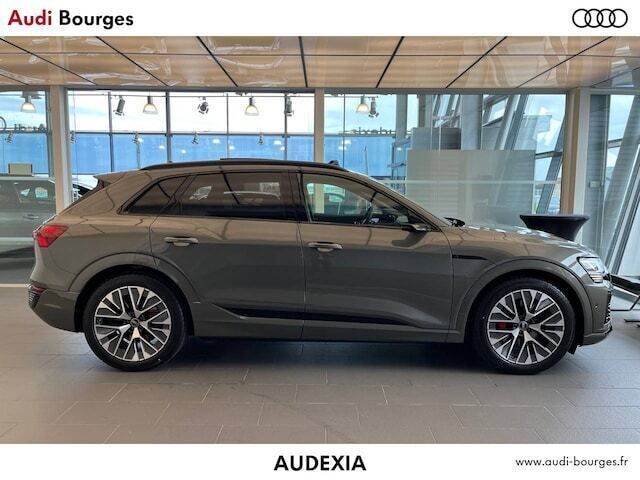 Gris Utilisé 2023 Audi Q8 e-tron S-Line SUV | 65 890 € (Super prix) - Image 1/3
