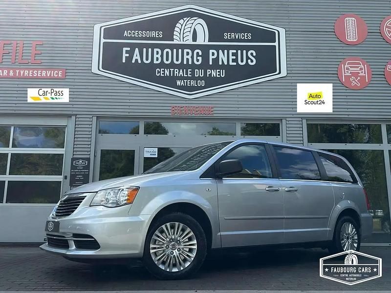 Gris Occasion 2014 Lancia Voyager Monospace | 9 990 € - Image 1/4