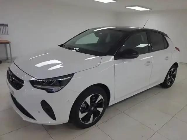 Blanc Occasion 2023 Opel Corsa Berline | 16 990 € (Prix assez cher) - Image 1/4