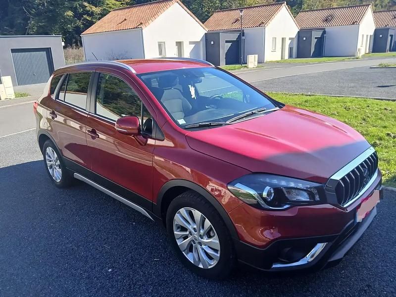 Rouge Occasion 2017 Suzuki SX4 S-Cross SUV | 7 900 € - Image 1/4