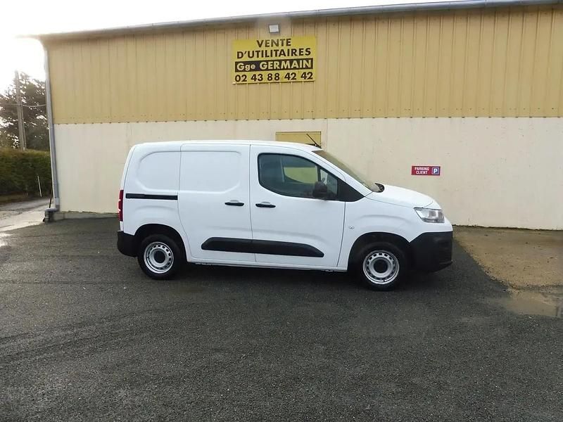 Blanc Occasion 2023 Citroën Berlingo Monospace | 16 800 € (Prix juste) - Image 1/4
