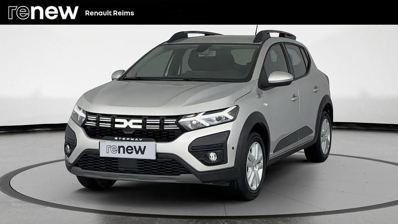 Gris Occasion 2024 Dacia Sandero Expression Citadine | 14 999 € (Prix juste) - Image 1/4