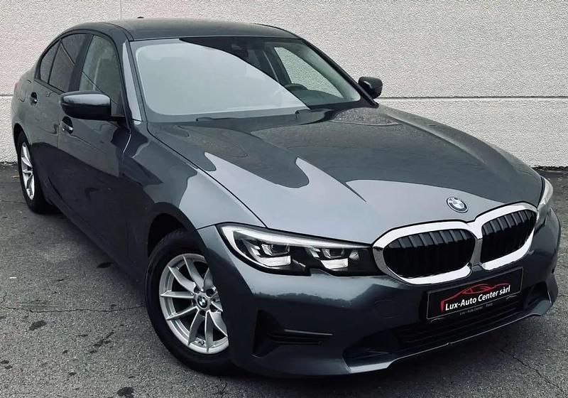 Gris Utilisé 2019 BMW 318 Berline | 23 900 € (Prix juste) - Image 1/4