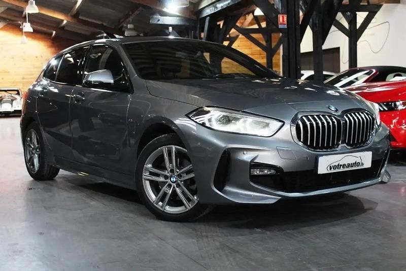 Gris Utilisé 2022 BMW 118 M Sport Citadine | 23 890 € (Prix juste) - Image 1/4