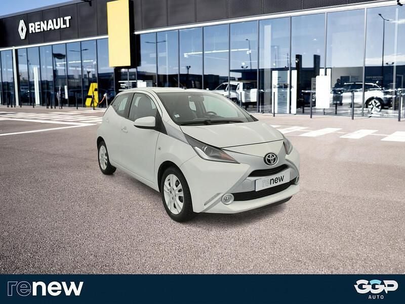 Occasion Toyota Aygo X-play 69 ch (50 kW) 2016 Blanc pur Citadine