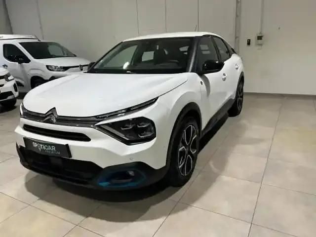 Blanc banquise (o) Occasion 2021 Citroën e-C4 Business Class Berline | 19 886 € - Image 1/4