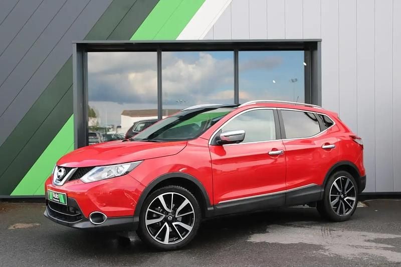 Rouge Occasion 2016 Nissan Qashqai Tekna SUV | 16 200 € (Bon prix) - Image 1/4