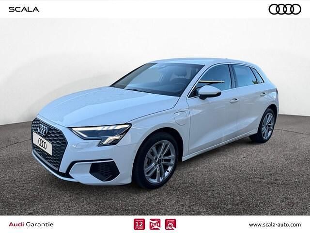 Blanc ibis Utilisé 2023 Audi A3 Sportback e-tron Business Citadine | 29 990 € (Bon prix) - Image 1/4