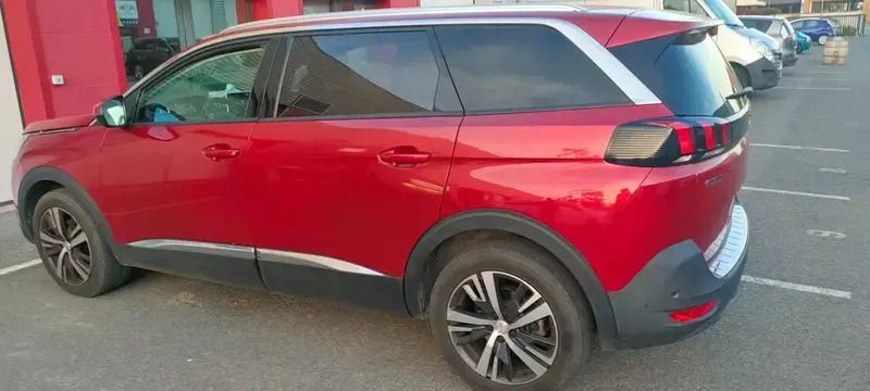 Rouge Utilisé 2020 Peugeot 5008 S Monospace | 17 000 € (Bon prix) - Image 1/4