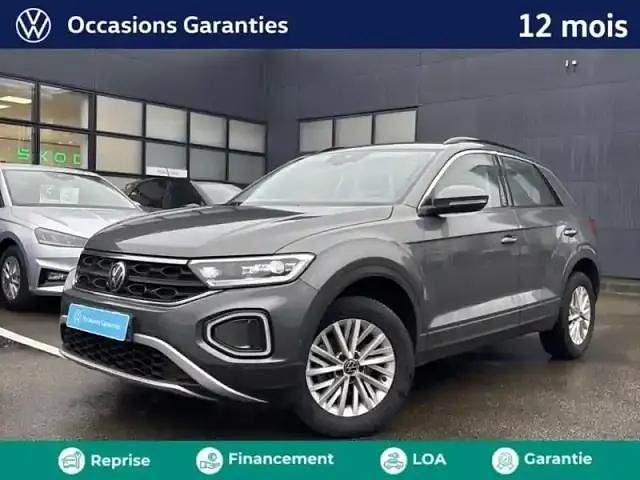 Gris indium métallisée Occasion 2023 VW T-Roc Life SUV | 27 990 € (Prix juste) - Image 1/4
