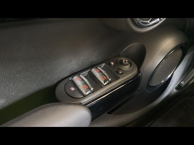 Image 4/4