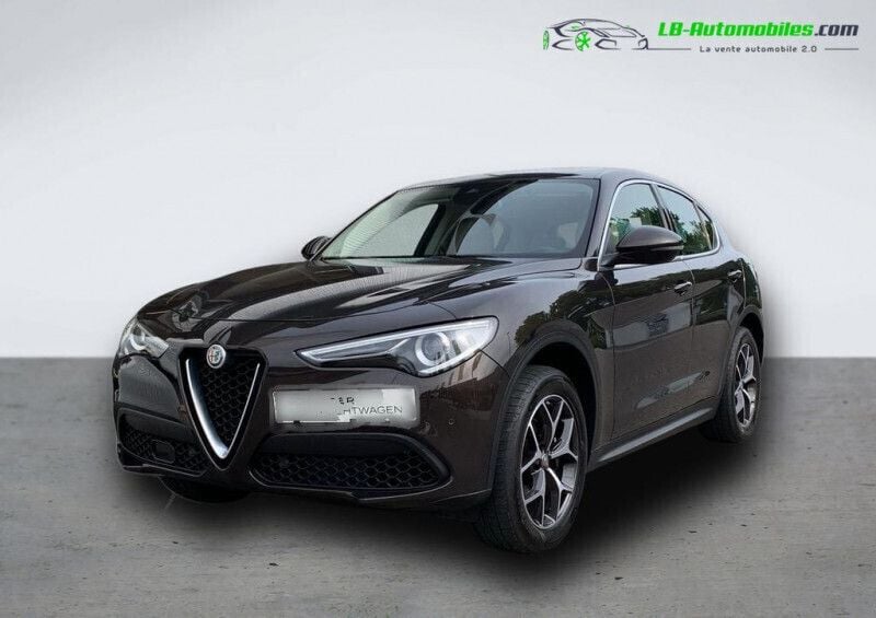 Utilisé 2018 Alfa Romeo Stelvio SUV | 31 100 € (Prix juste) - Image 1/4