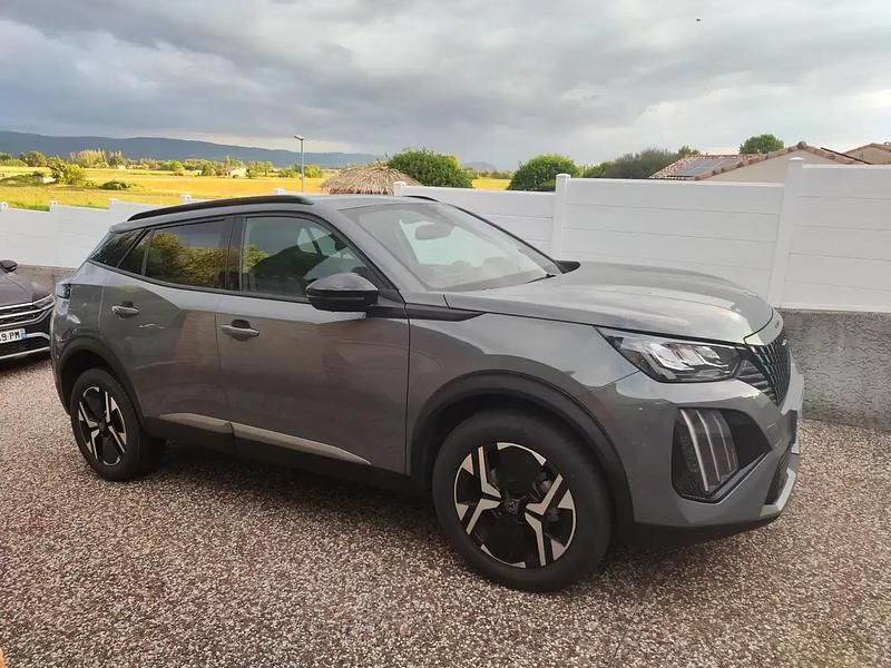 Gris Utilisé 2024 Peugeot 2008 S SUV | 17 490 € (Super prix) - Image 1/4