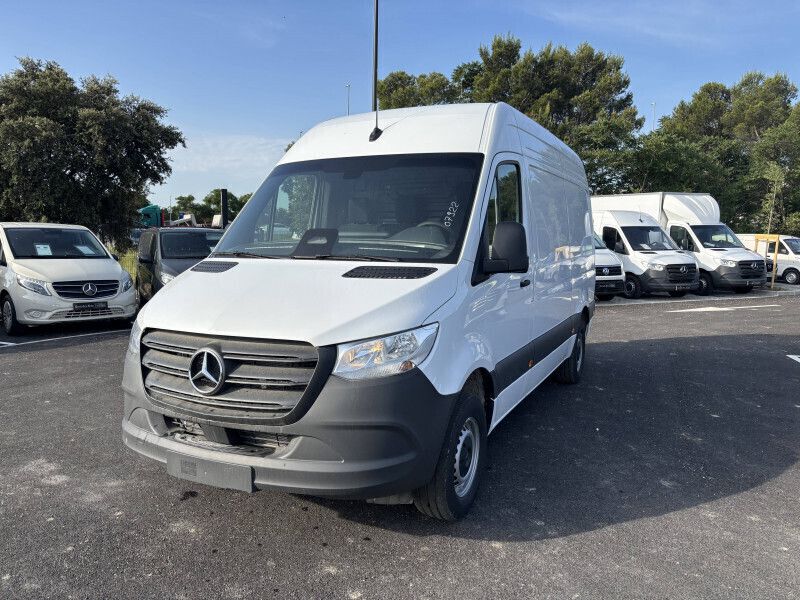 Blanc Nouvelle 2025 Mercedes Sprinter Van | 47 880 € (Prix juste) - Image 1/4