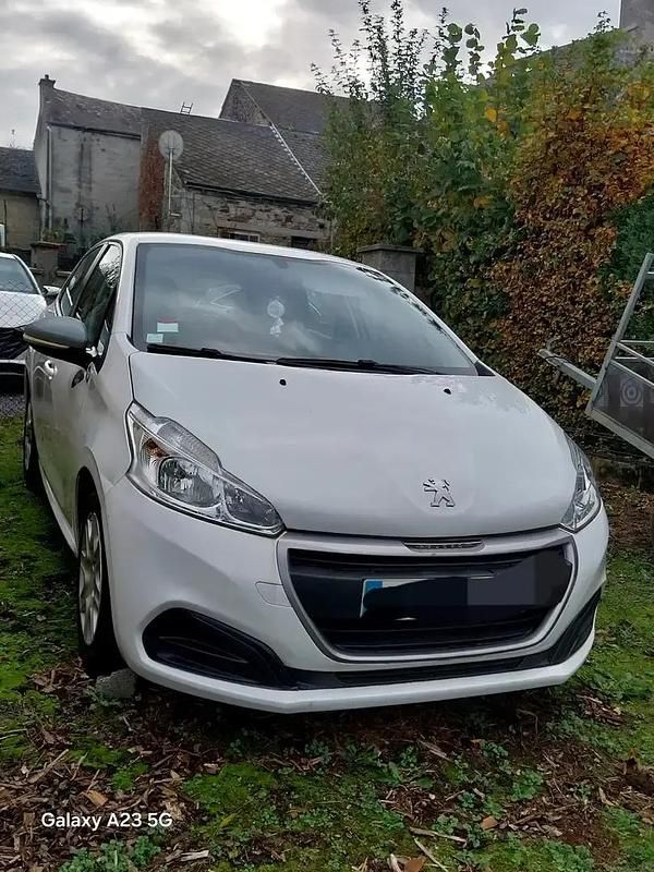 Blanc Utilisé 2018 Peugeot 208 Citadine | 6 300 € (Super prix) - Image 1/4