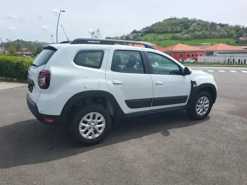 Image 2/4