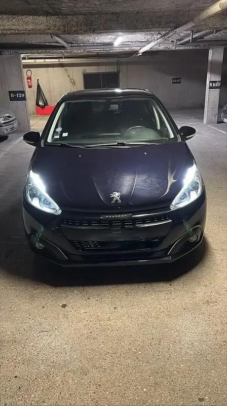 Utilisé 2015 Peugeot 208 Citadine | 5 500 € (Bon prix) - Image 1/4