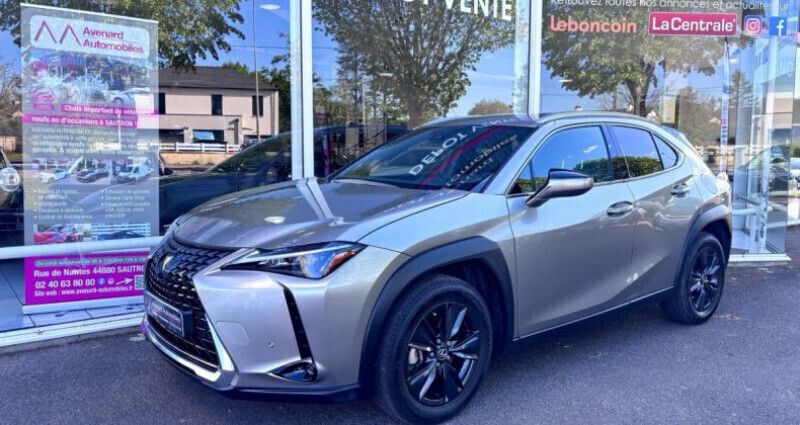 Utilisé 2024 Lexus UX 250h SUV | 32 990 € (Prix cher) - Image 1/4