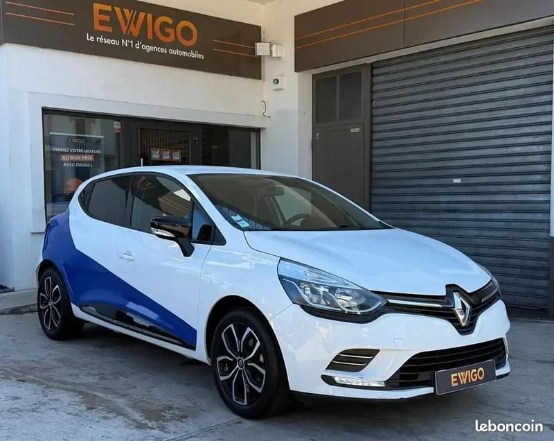 Blanc Utilisé 2018 Renault Clio IV LIMITED Berline | 8 490 € (Bon prix) - Image 1/4