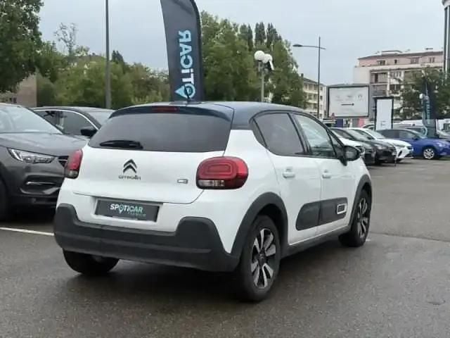 Occasion Citroën C3 PureTech 2023 Blanc banquise (o)  bleu emeraude Berline