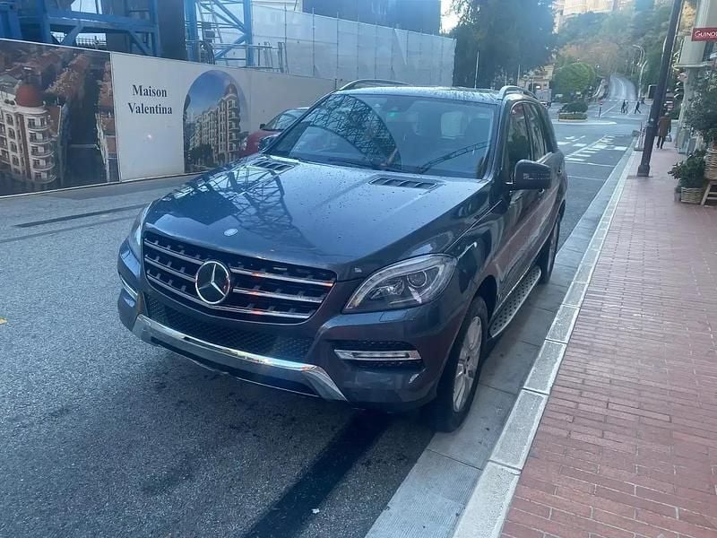Gris Utilisé 2012 Mercedes ML350 SUV | 28 900 € - Image 1/4